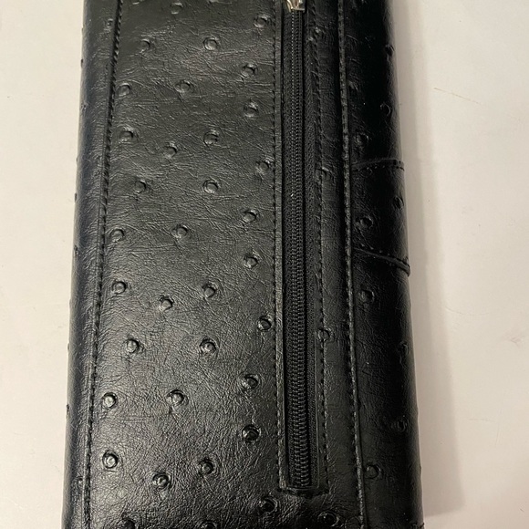 Guess Wallet - Picture 2 of 7